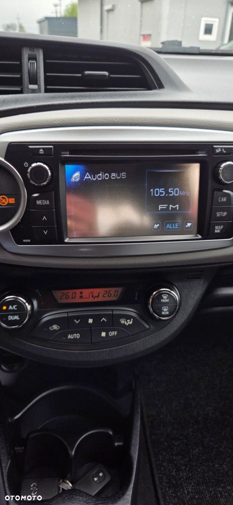 Toyota Yaris 1.33 VVT-i Executive - 24