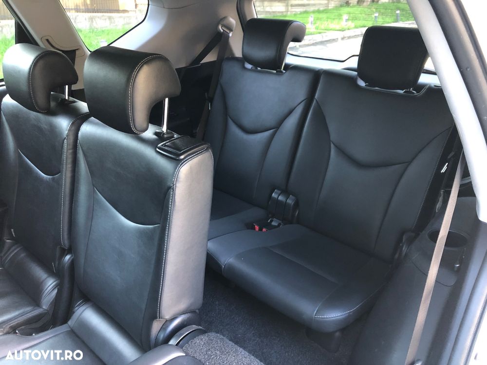 Toyota Prius+ (Hybrid) Executive - 8