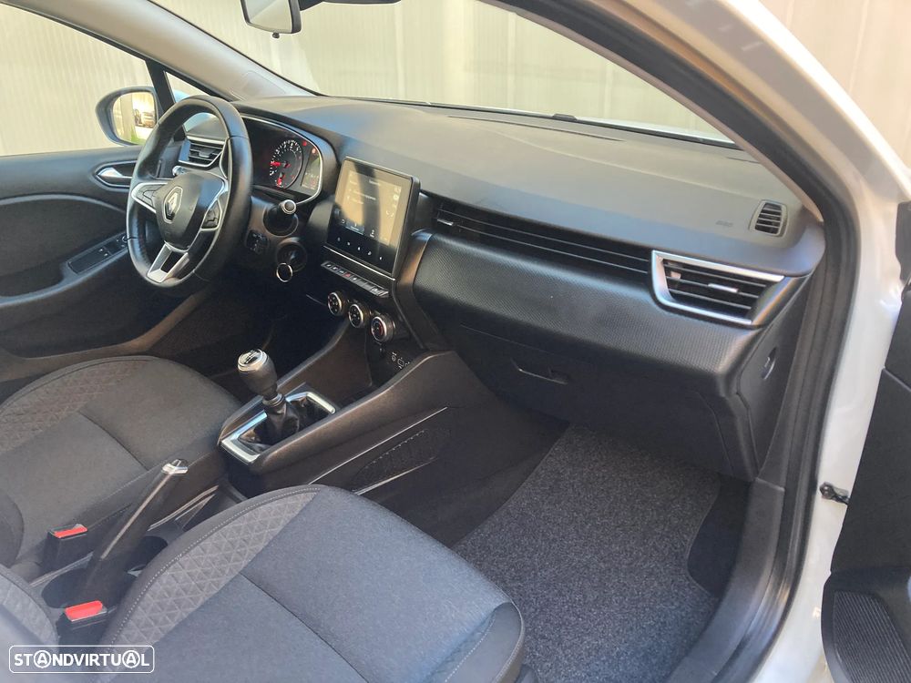 Renault Clio TCe 90 EVOLUTION - 27