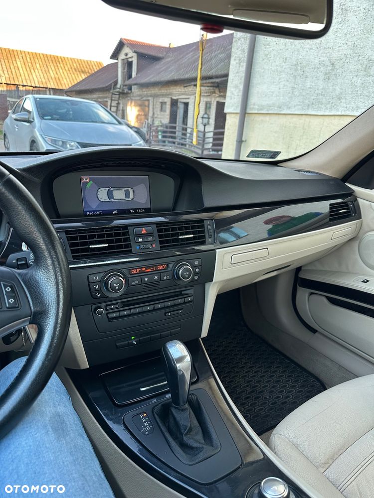 BMW Seria 3 325d - 22