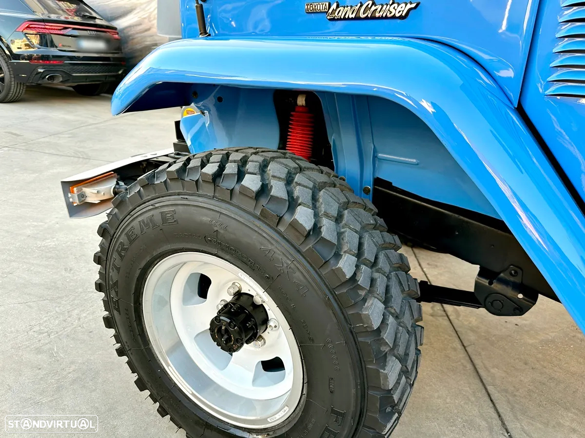 Toyota Land Cruiser - 45