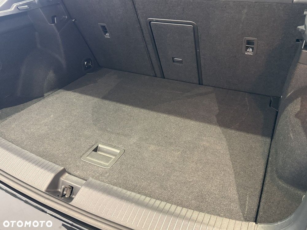 Volkswagen T-Roc - 37