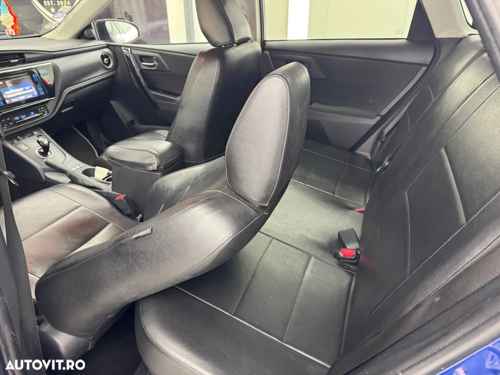 Toyota Auris - 16