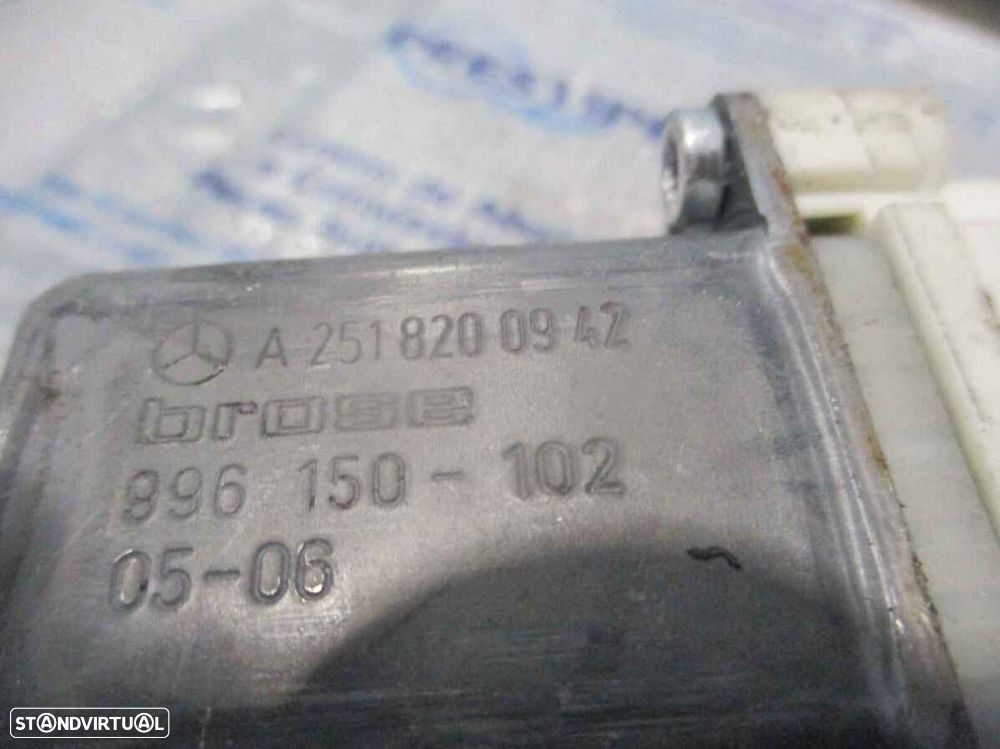 Motor Elevador Vidro A2518200942 MERCEDES ML W164 2005 320CDI 4X4 V6 24V 225CV  5P CINZENTO TE - 5