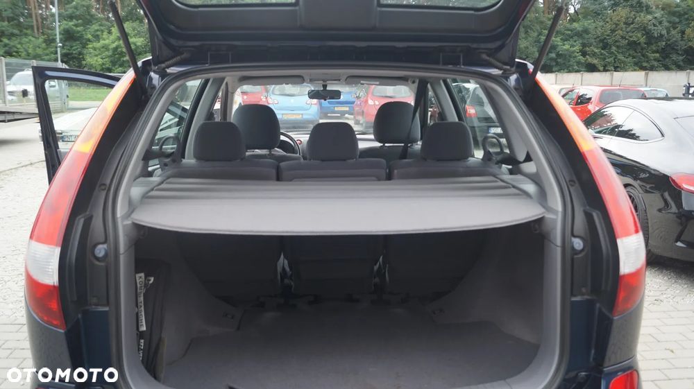 Nissan Almera Tino 1.8 Visia - 14