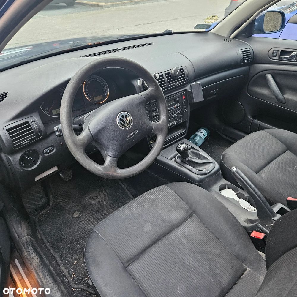 Volkswagen Passat 1.9 TDI Basis - 8