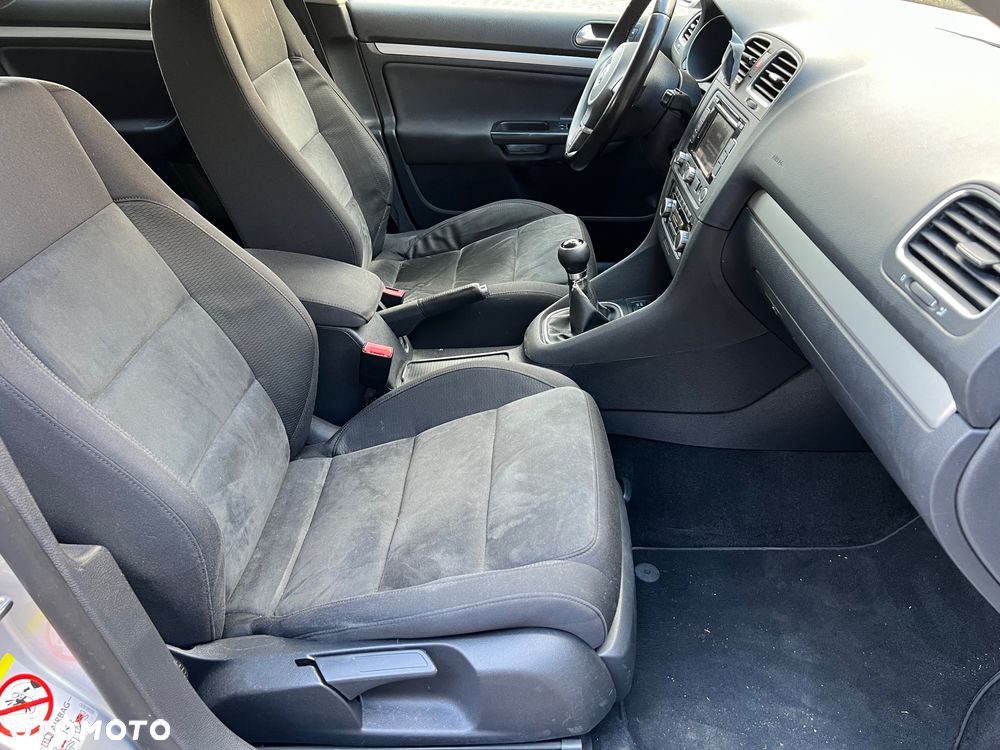 Volkswagen Golf 1.6 TDI DPF Highline - 26