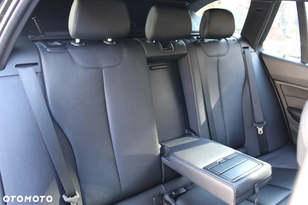 BMW Seria 3 - 24