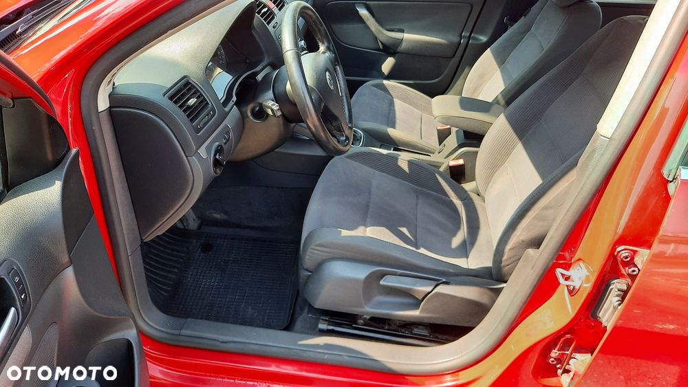 Volkswagen Jetta - 5