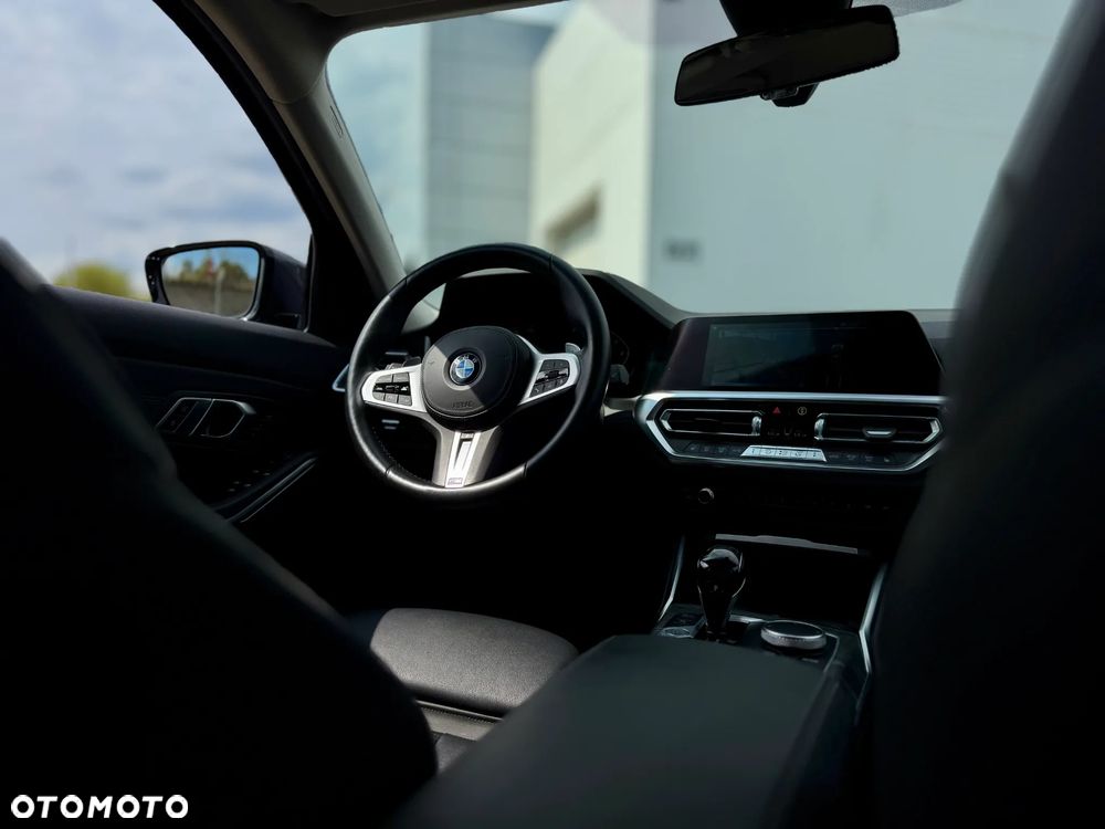 BMW Seria 3 330d xDrive Sport Line - 14