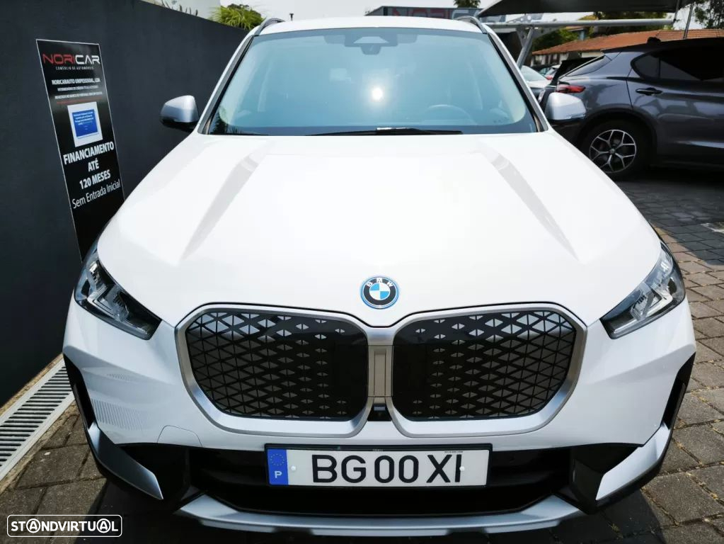 BMW iX1 eDrive20 - 24