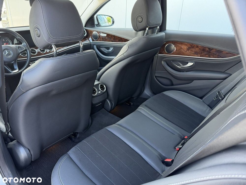 Mercedes-Benz Klasa E 220 d Exclusive - 17