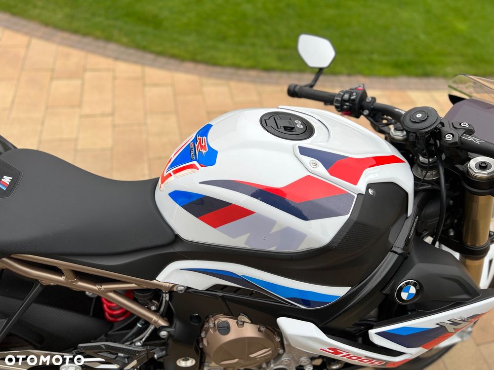 BMW S - 10