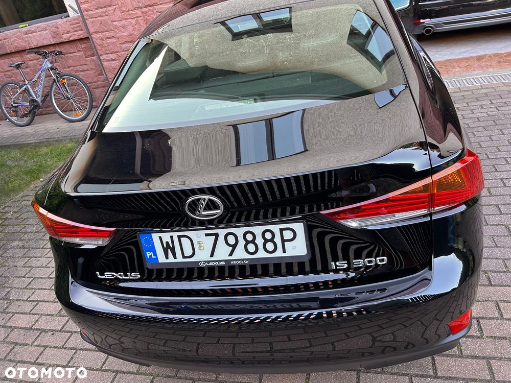 Lexus IS 200t / 300 Elegance - 11
