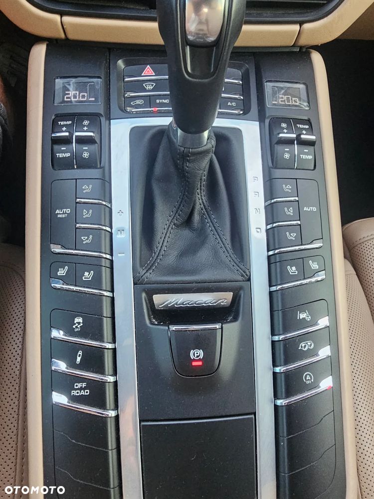 Porsche Macan Turbo - 12