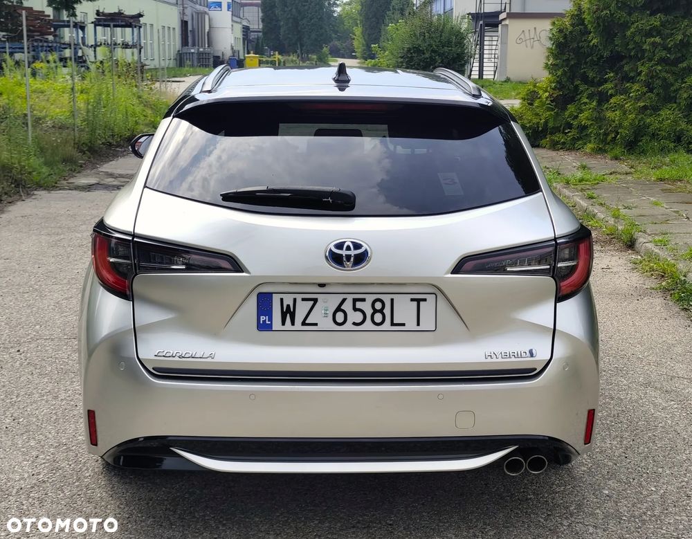 Toyota Corolla 2.0 Hybrid Executive - 12