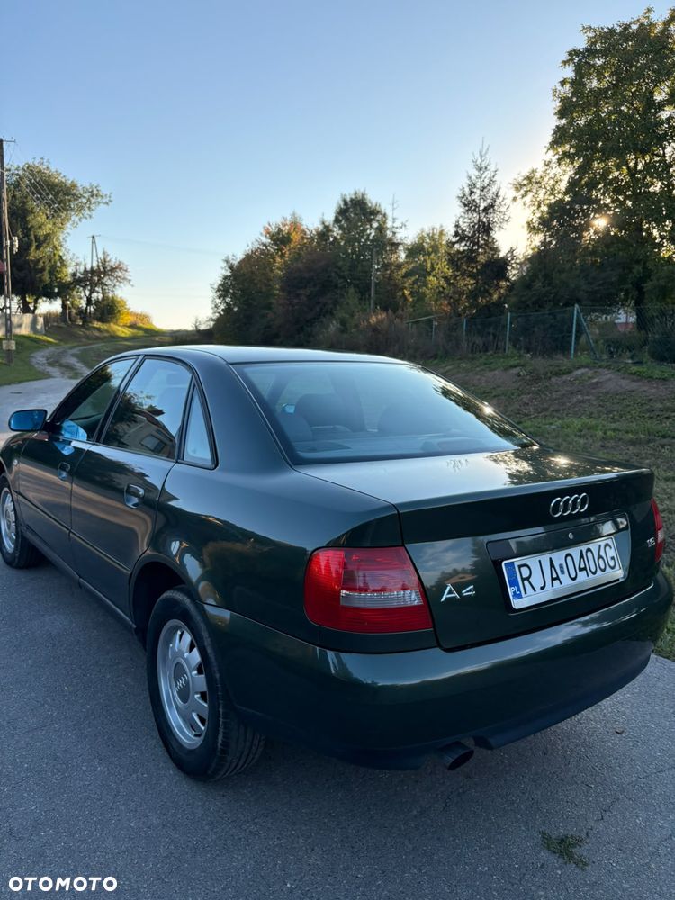 Audi A4 Limousine 1.6 - 7