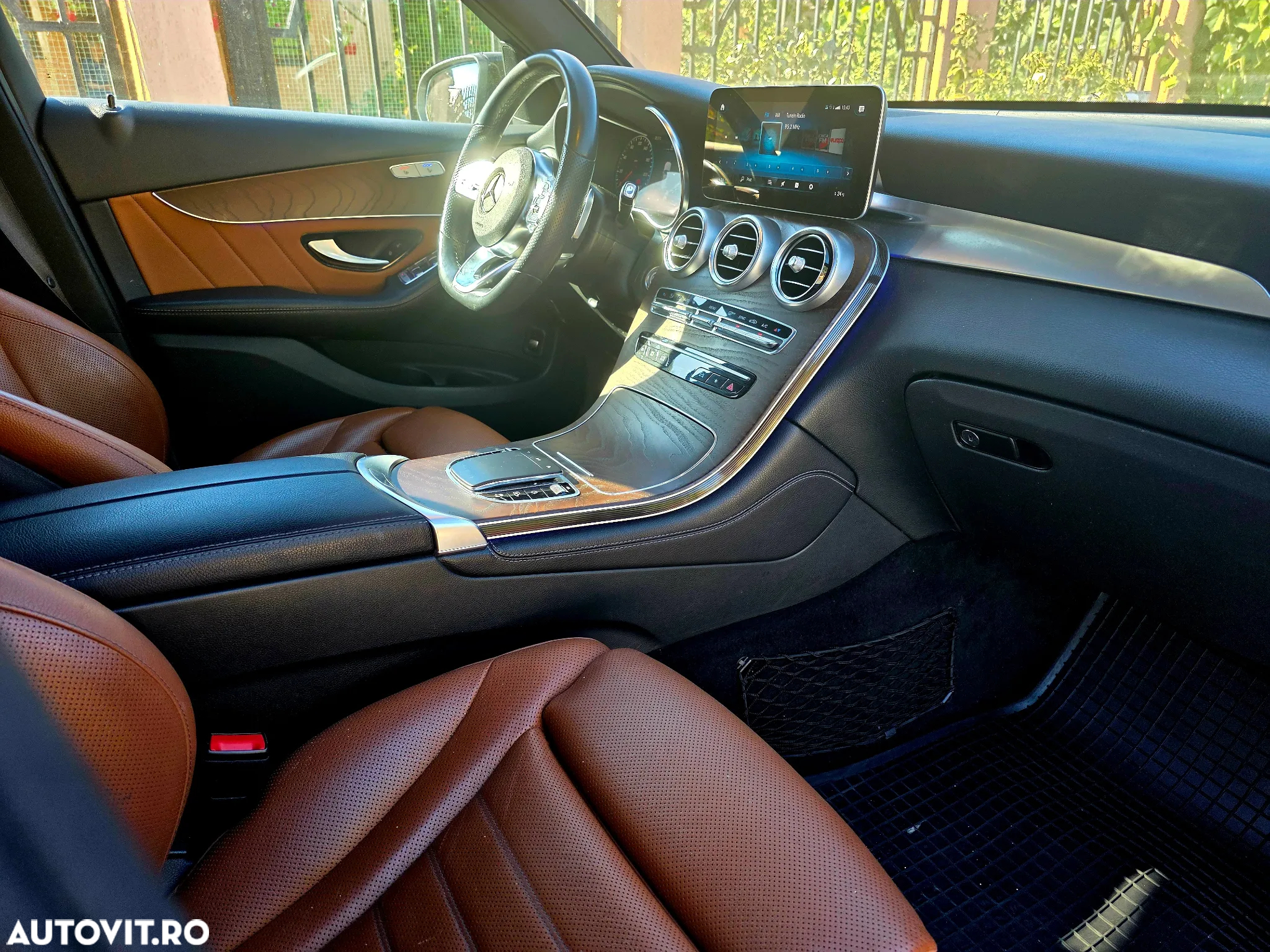 Mercedes-Benz GLC 300 d 4Matic 9G-TRONIC AMG Line Plus - 9