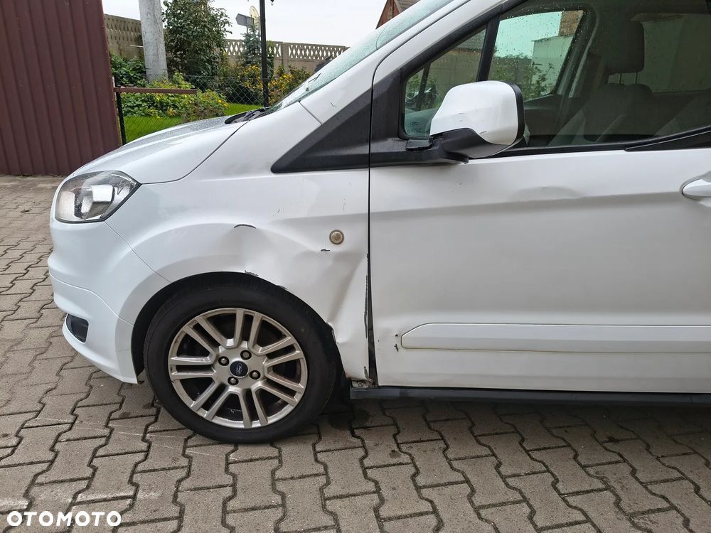 Ford Tourneo Courier - 12