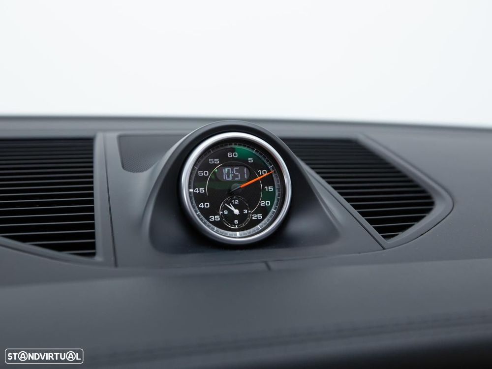 Porsche Macan Turbo - 28