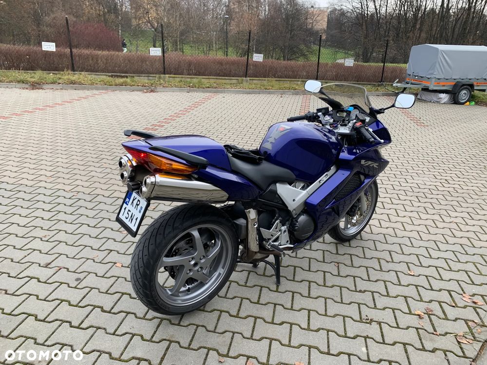 Honda VFR - 6