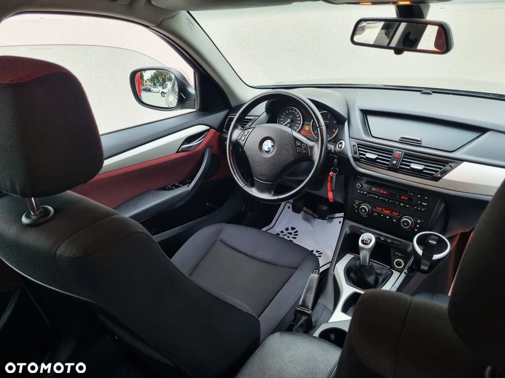 BMW X1 xDrive18d Sport Line - 6