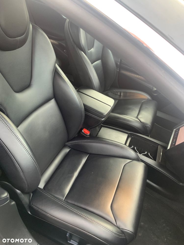 Tesla Model S - 14