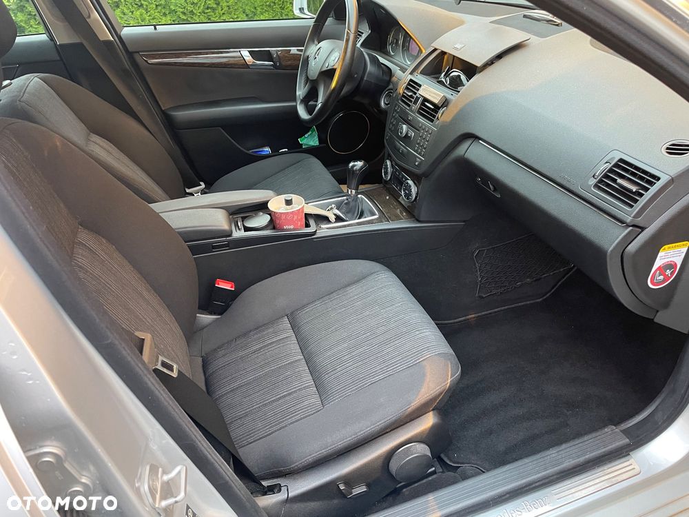 Mercedes-Benz Klasa C 220 CDI Elegance - 17