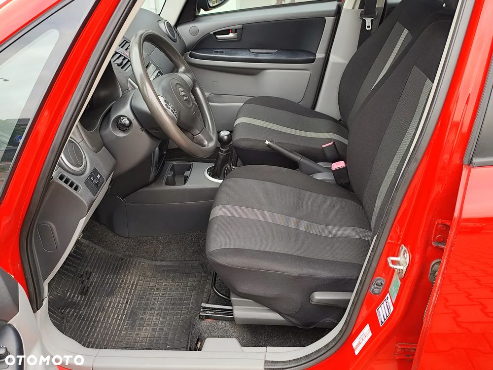 Suzuki SX4 1.5 - 8