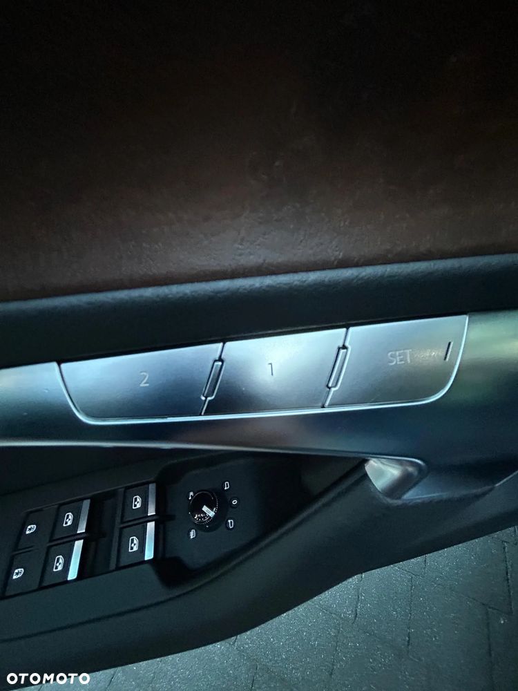 Audi A6 Avant 40 TDI S tronic design - 35