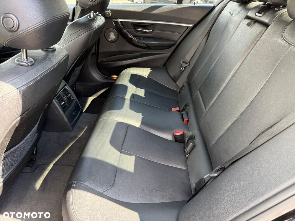 BMW Seria 3 328i - 30