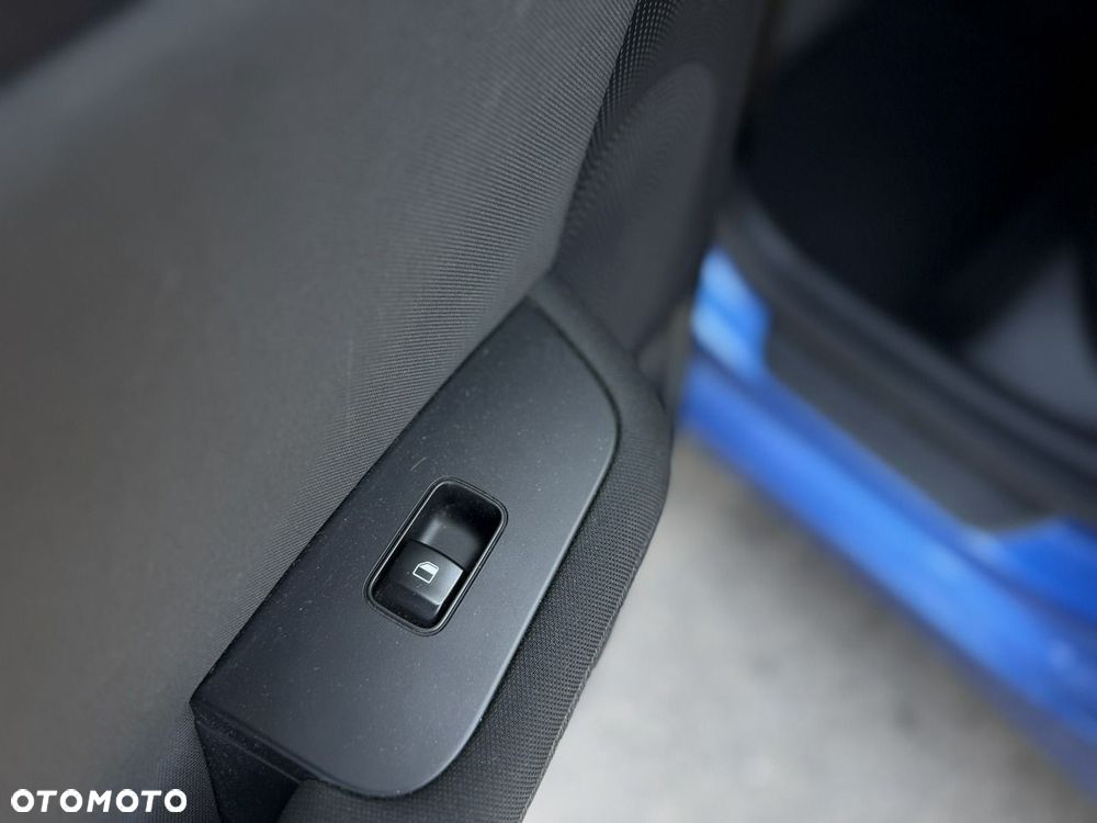 Kia Ceed - 16