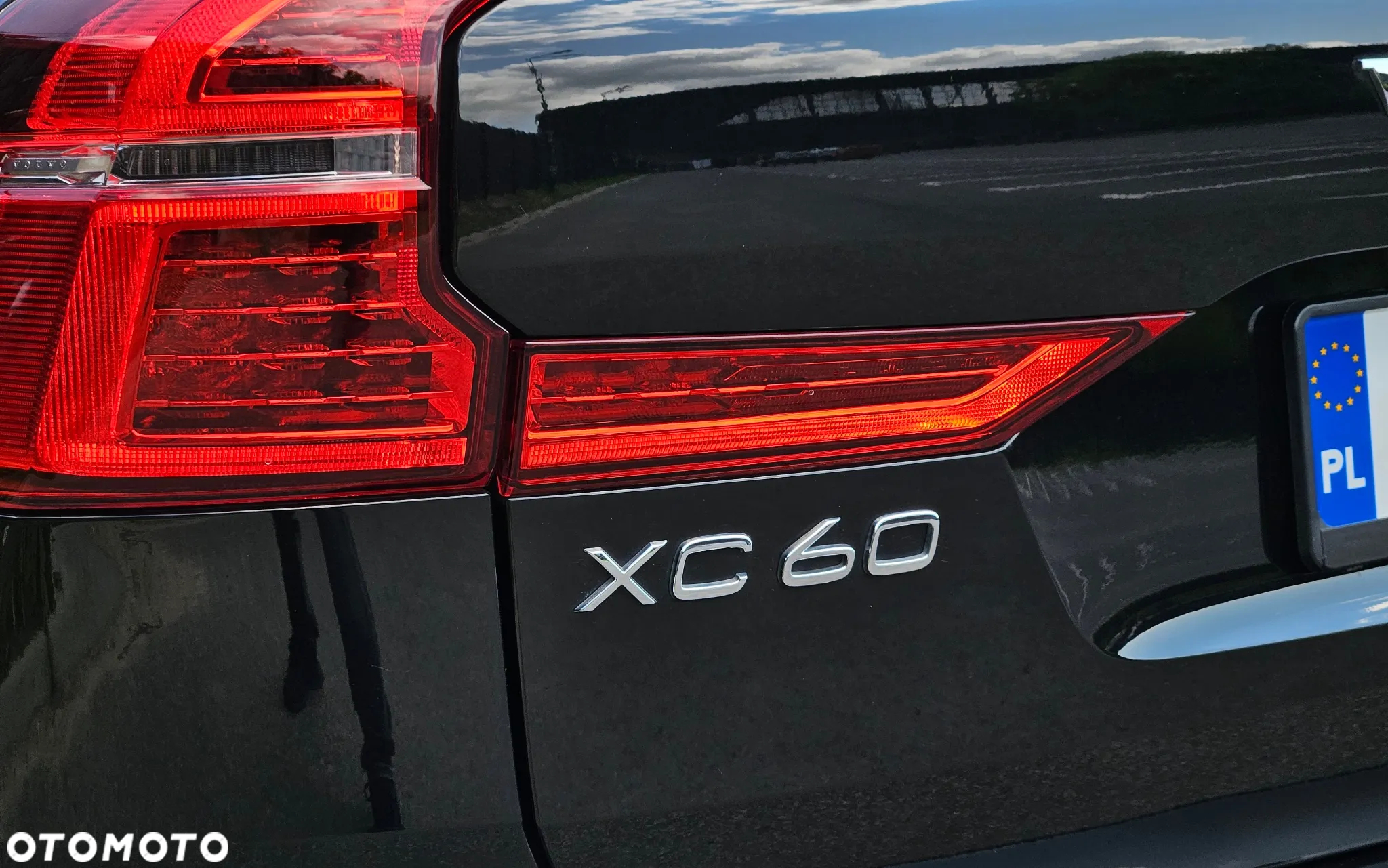 Volvo XC 60 B4 D AWD Plus Dark - 16