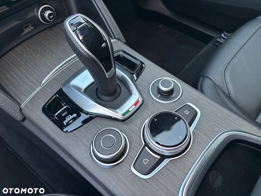 Alfa Romeo Stelvio 2.0 Turbo TI Q4 - 15