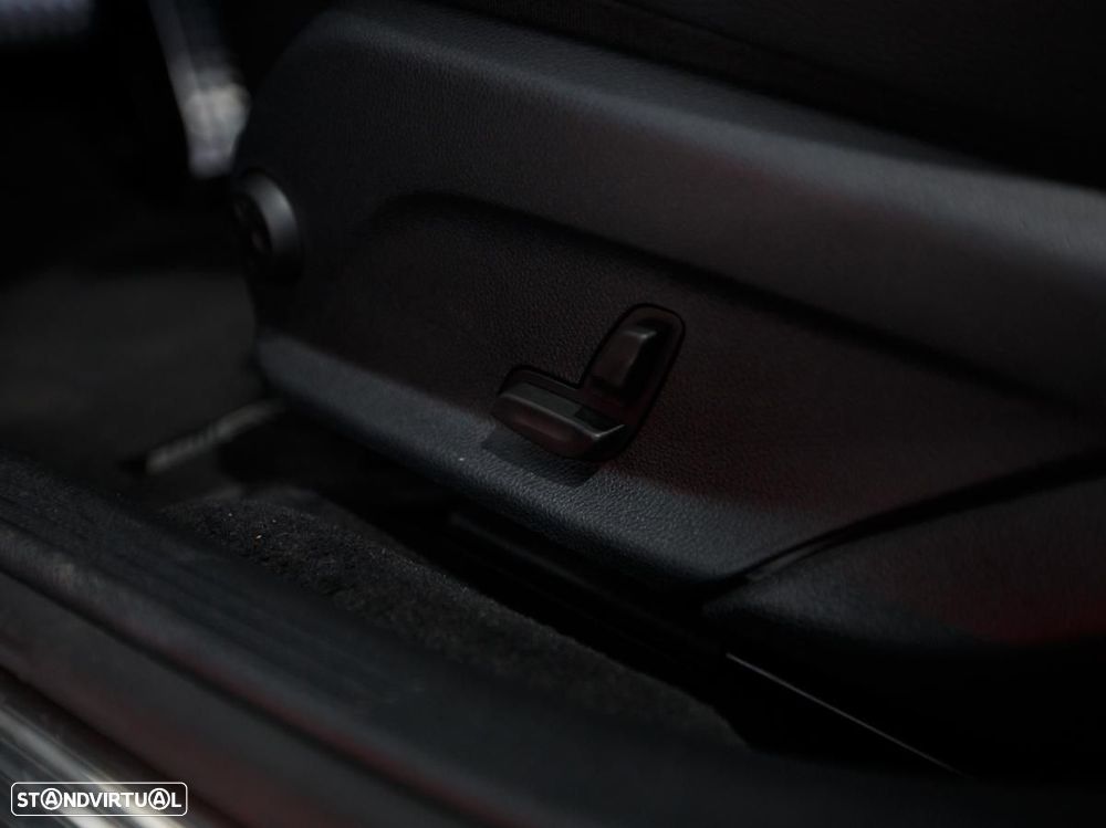 Mercedes-Benz E 300 de AMG Line - 16