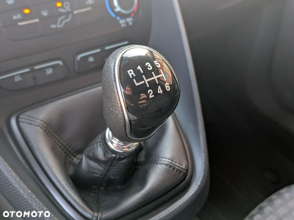 Ford Transit Connect - 11