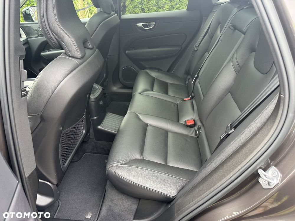 Volvo XC 60 T8 AWD Recharge Ultimate Black Edition - 15
