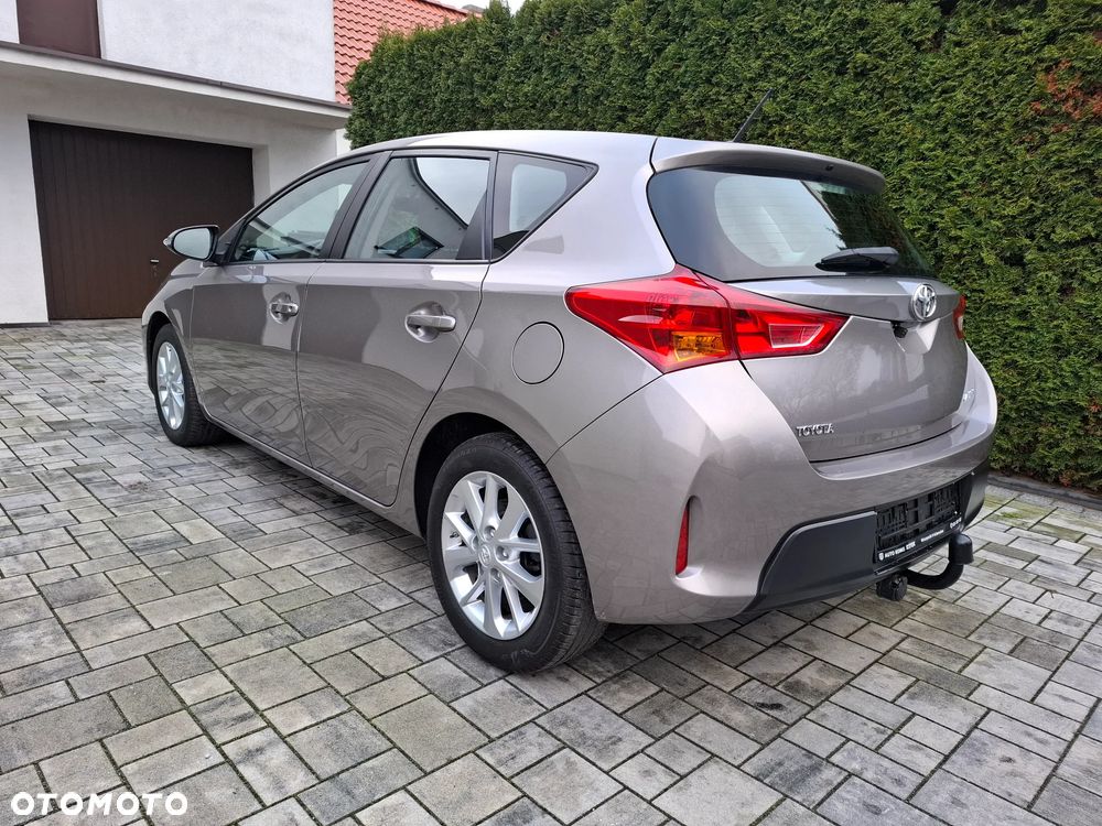 Toyota Auris 1.33 VVT-i - 5