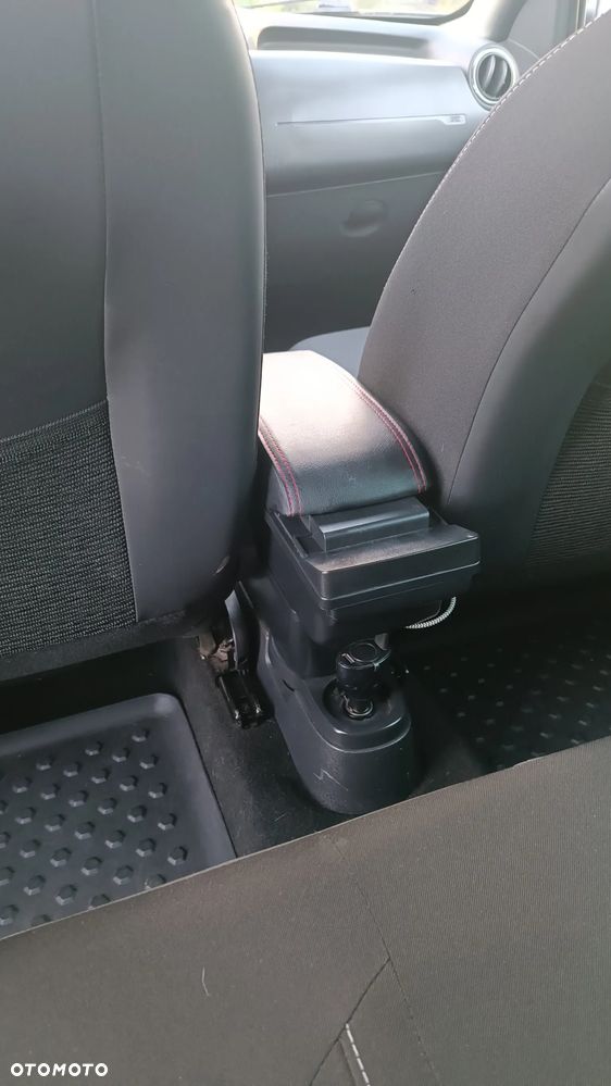 Dacia Duster 1.6 SCe Urban Explorer S&S - 9