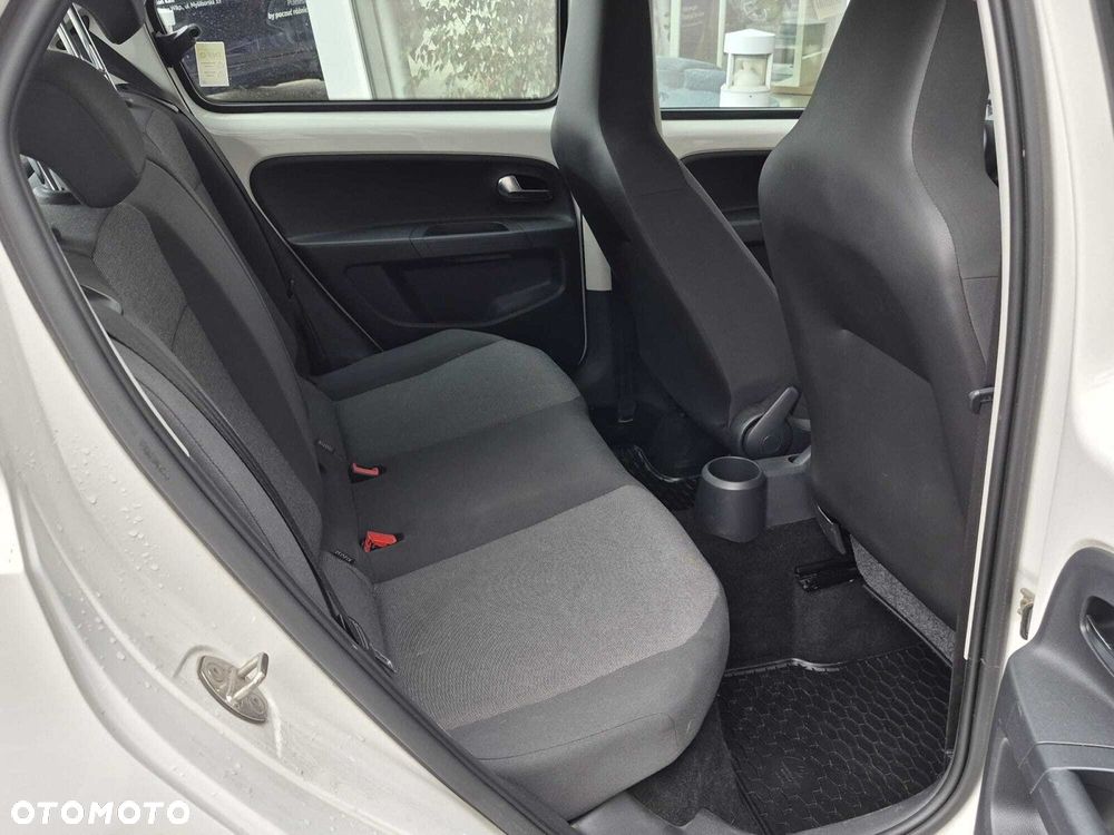 Volkswagen up! - 9