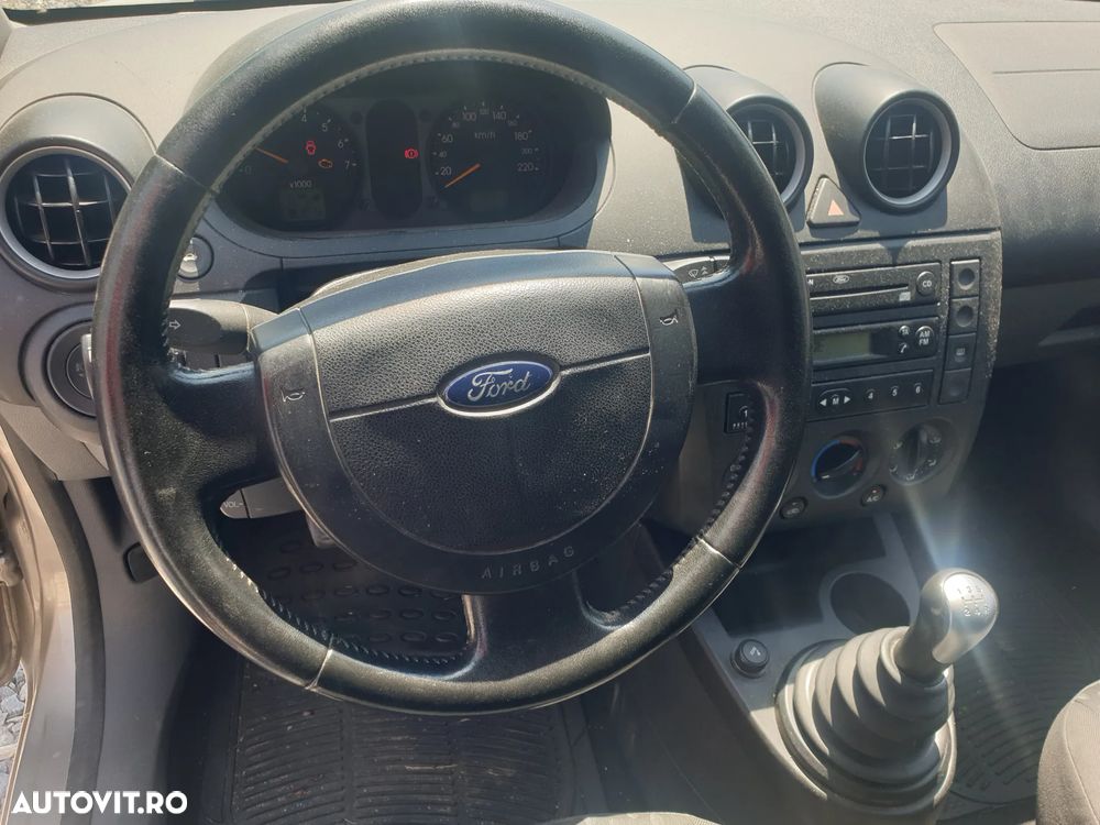 Ford Fiesta 1.4 Trend - 18