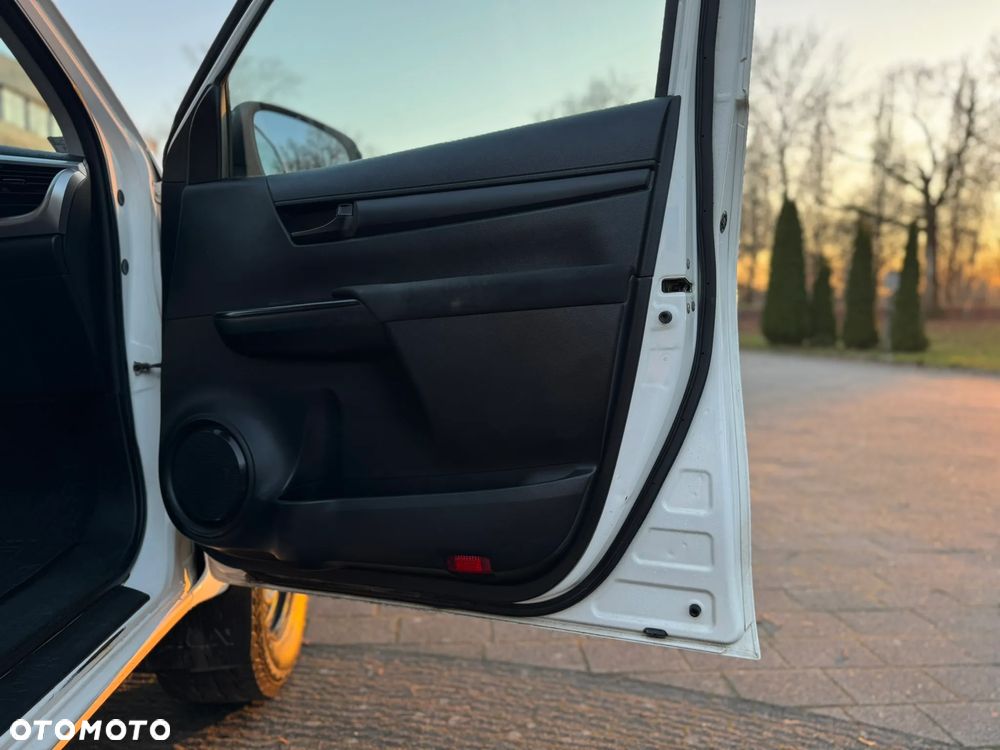 Toyota Hilux 2.4 D-4D Double Cab DLX 4x4 - 28