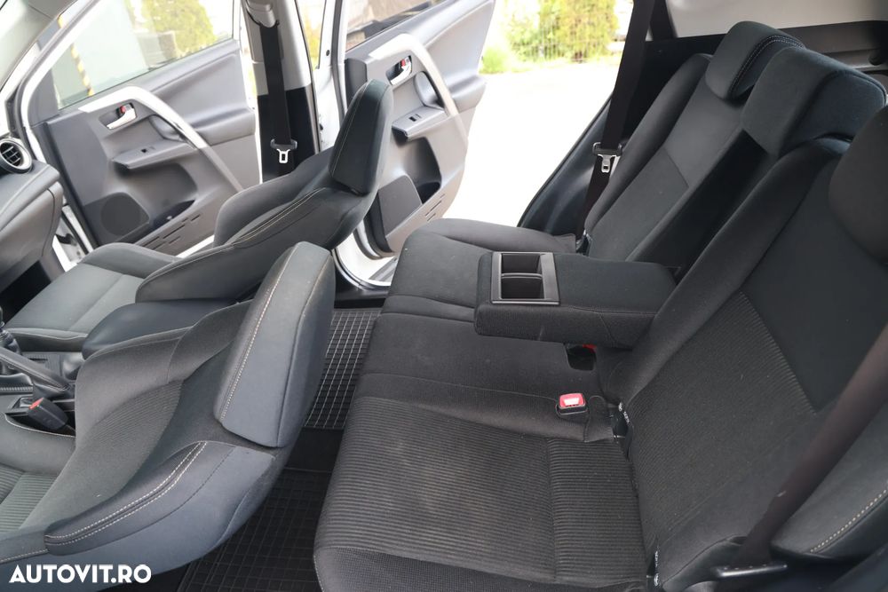 Toyota RAV4 2.0 D-4D 4x4 - 10
