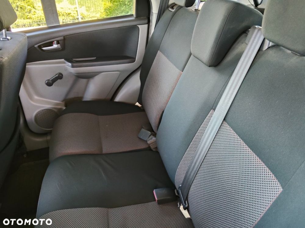 Suzuki SX4 - 10