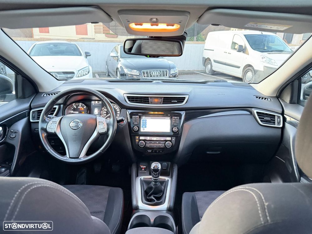 Nissan Qashqai 1.5 dCi N-Connecta - 6