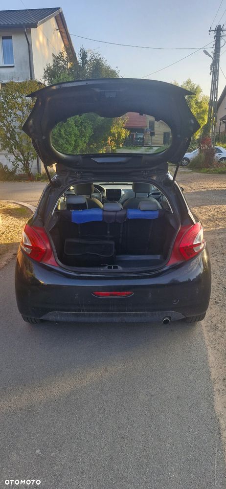 Peugeot 208 2012 photo 4