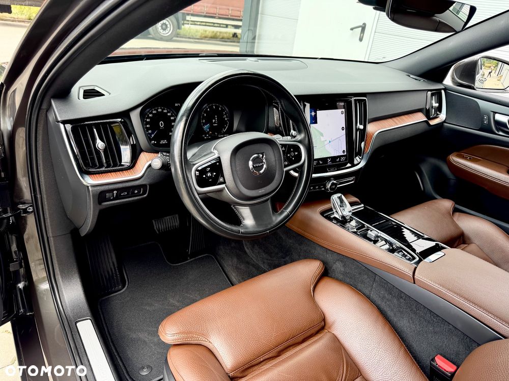 Volvo V60 T6 AWD Recharge Geartronic RDesign - 27