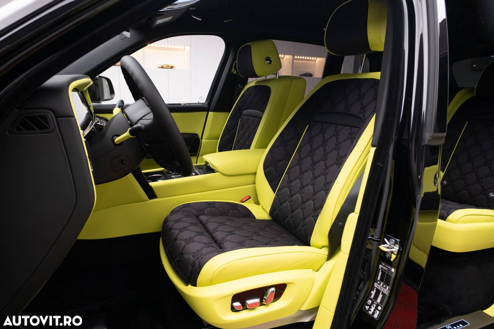 Rolls-Royce Cullinan - 11