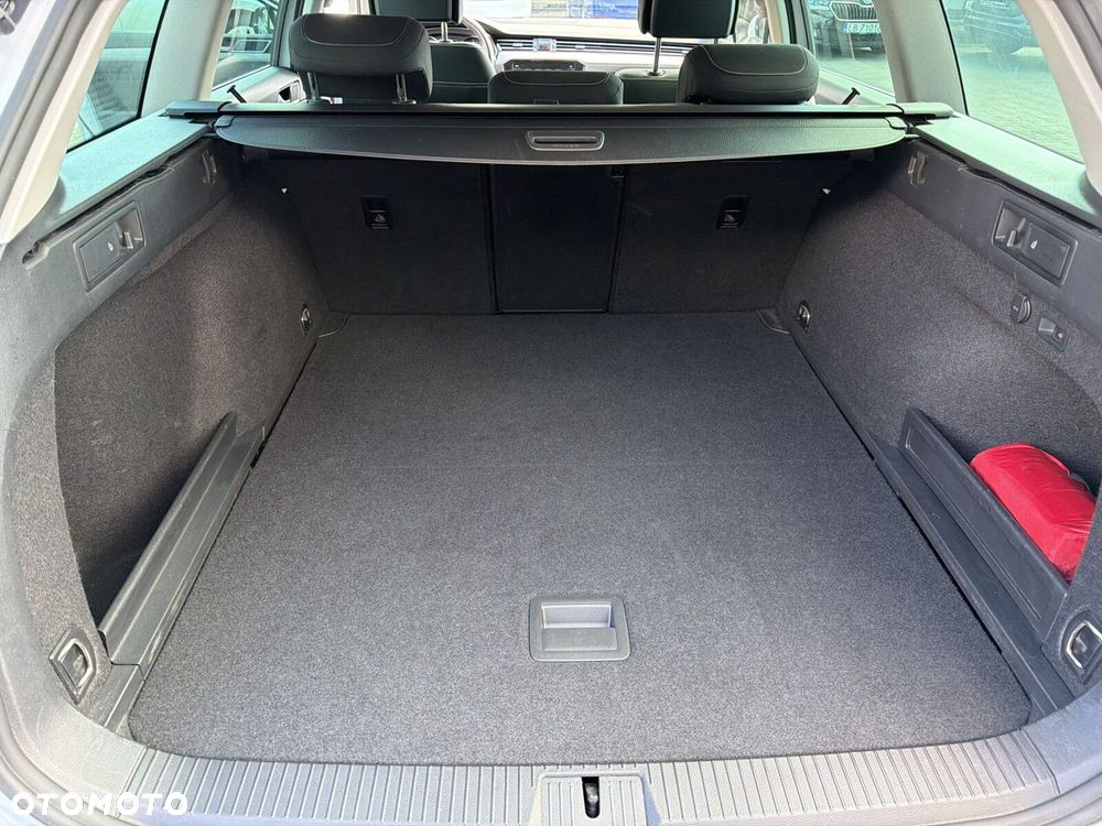 Volkswagen Passat - 19