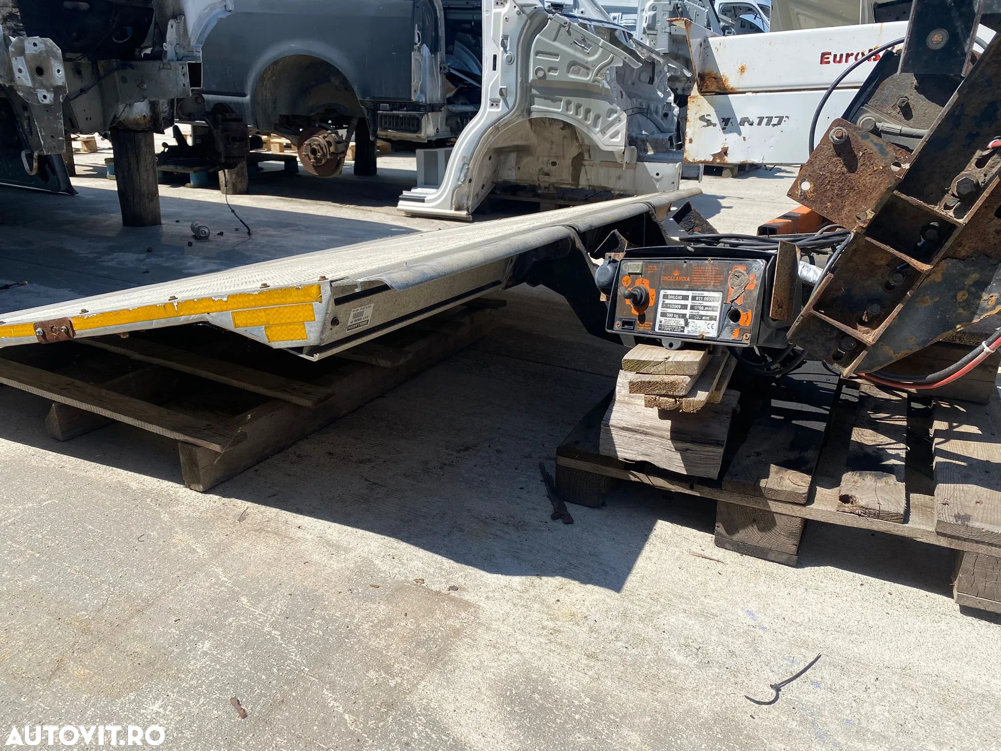 Lift Hidraulic  An fabricatie 2009  Capacitate 500 kg  Lungime platforma 144 cm  Latime platforma 202 cm - 6